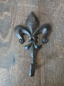 Fleur De Lis gancio da parete in ghisa chiave francese appendiabiti rustico marrone - Foto 1 di 2