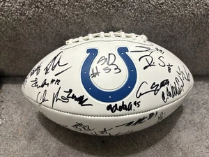 2025 INDIANAPOLIS COLTS TEAM SIGNIERT LOGO WEISSES PANEL VOLLE GRÖSSE FOOTBALL COA - Bild 1 von 10
