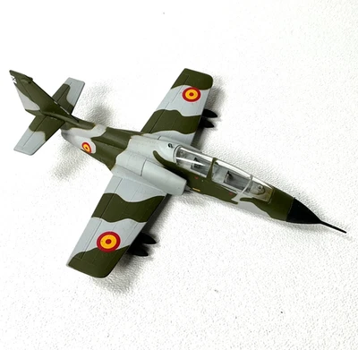 Model Power Casa C-101 AvioJet #5367 Diecast Metal Postage Stamp Scale Model - Image 1 of 4