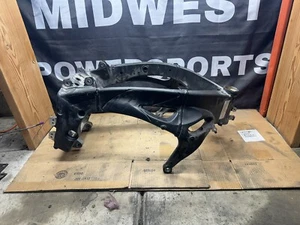 09-14 2010 YAMAHA YZF R1 FRAME CHASSIS SALV HAS CRACKS DMG - Picture 1 of 10