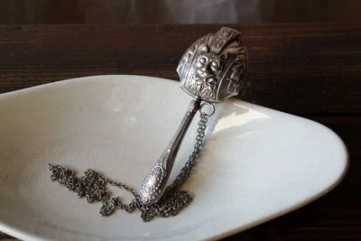 Ancien hochet de nourrice bébé en argent chat - Photo 1/4