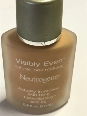 Neutrogena Visibly Even Natural-Look Makeup SPF 20, 100 Toasted Honey - Image 1 of 3