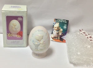 Precious Moments “A Reflection Of His Love” Easter 1994 Egg on Stand - Picture 1 of 10