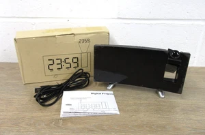 Unbranded Digital Alarm Clock With Time Projection & FM Radio Snooze Dimmer - Picture 1 of 9