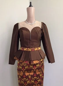 Khmer Trachtenoutfit / kambodschanische Kleidung - 2 Teile, Khmer Hemd & Rock - Bild 1 von 4