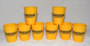8 NEUE GOLDSCHLAGER KUNSTSTOFF SCHNAPSGLÄSER GELB - Bild 1 von 2