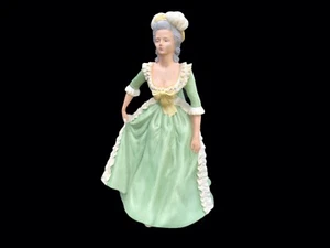 Franklin Porcelain 1982 Limited Edition Marie Antoinette Figure - Picture 1 of 7