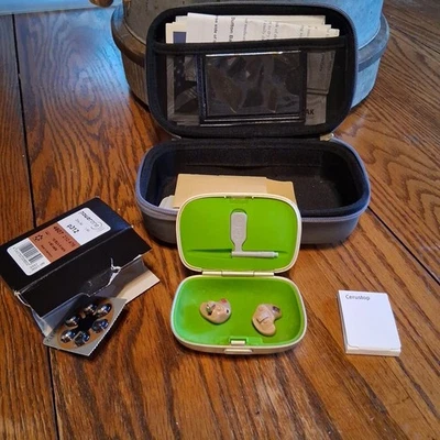 Par de audífonos Phonak Virto V90-1707A56D con estuche accesorios baterías usadas Foto 1 de 4