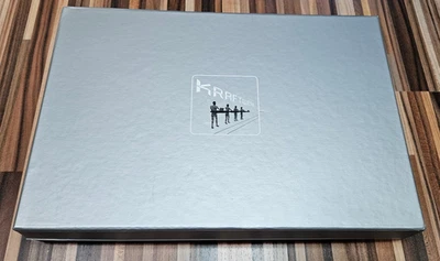 Kraftwerk - Minimum Maximum 2005 - 2 CDs & 2 DVDs - Notebook - rar - Bild 1 von 4