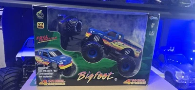 RC Bigfoot ChromaLusion Monster Truck Muscle Machines 1:32 Used HTF RARE  - Image 1 of 4