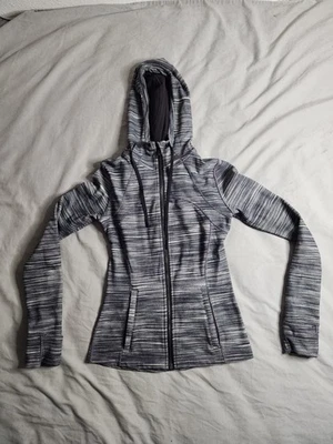 Chaqueta con Capucha Lululemon Define Para Mujer Talla 6 Gris Blanco Rayas Cremallera Completa NUEVA Foto 1 de 4