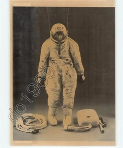 SOVIET Russia COSMONAUT 1965 BERKUT Suit Sotheby's Auction 1993 Press LaserPhoto - Picture 1 of 2