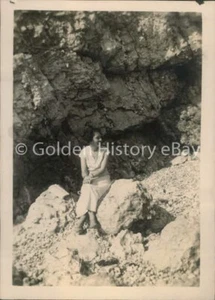 EARLY REAL PHOTOGRAPH PHOTO ISLE OF WHITE IOW LADY FRESHWATER BAY  - Foto 1 di 2