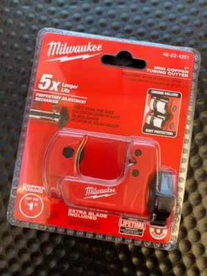 MILWAUKEE 1" MINI COPPER TUBING CUTTER 48-22-4251 - Image 1 of 2
