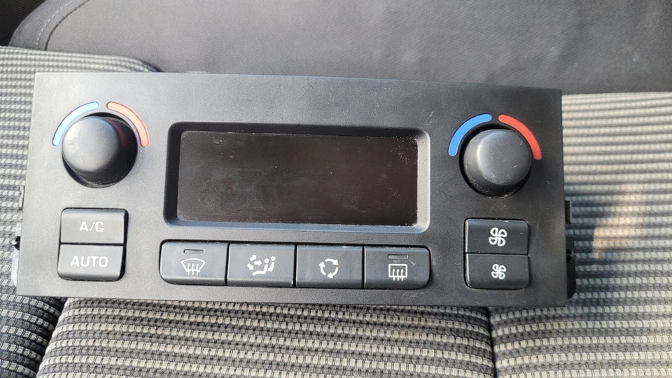 Commande chauffage PEUGEOT 207 PHASE 2 6452R4 - Photo 1/2