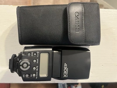 Canon Speedlite 430EX Shoe Mount Flash w/ Branded Soft Carry Case - Image 1 of 4