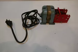 MOTORE ELETTRICO VECCHIO E PESANTE PER SET COSTRUZIONI ERETTORI VINTAGE TESTATO FUNZIONANTE - Foto 1 di 3