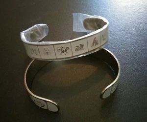 Zodiac Sign / Horoscope / Astrology Bangle Bracelet Silver /white signs, Unisex - Picture 1 of 3