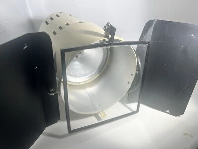 Smith Victor Q60 Video Light Looks Great No Bulb, Untested FAST SHIPPING - Image 1 of 4