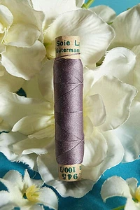 1304BTER/ Superb Silk Thread Bobbin Gutermann Laska "Lilac" No. 945 - Picture 1 of 2
