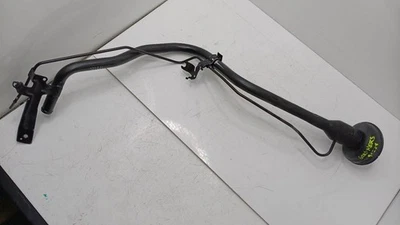 Fuel Filler Neck 2016 2017 2018 2019-2023 Nissan Maxima Foto 1 de 4