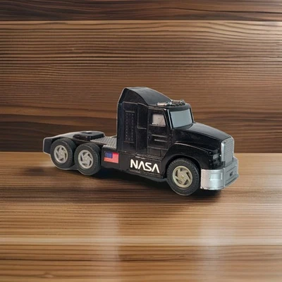 老式 NASA 塑料半卡车模型 — 第 1/4 张图片