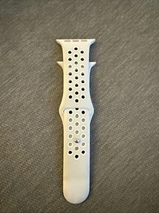 Apple Watch Nike Sport Band 42mm (44/45/49) Genuine OEM Platinum White S/M Used - Photo 1 sur 7