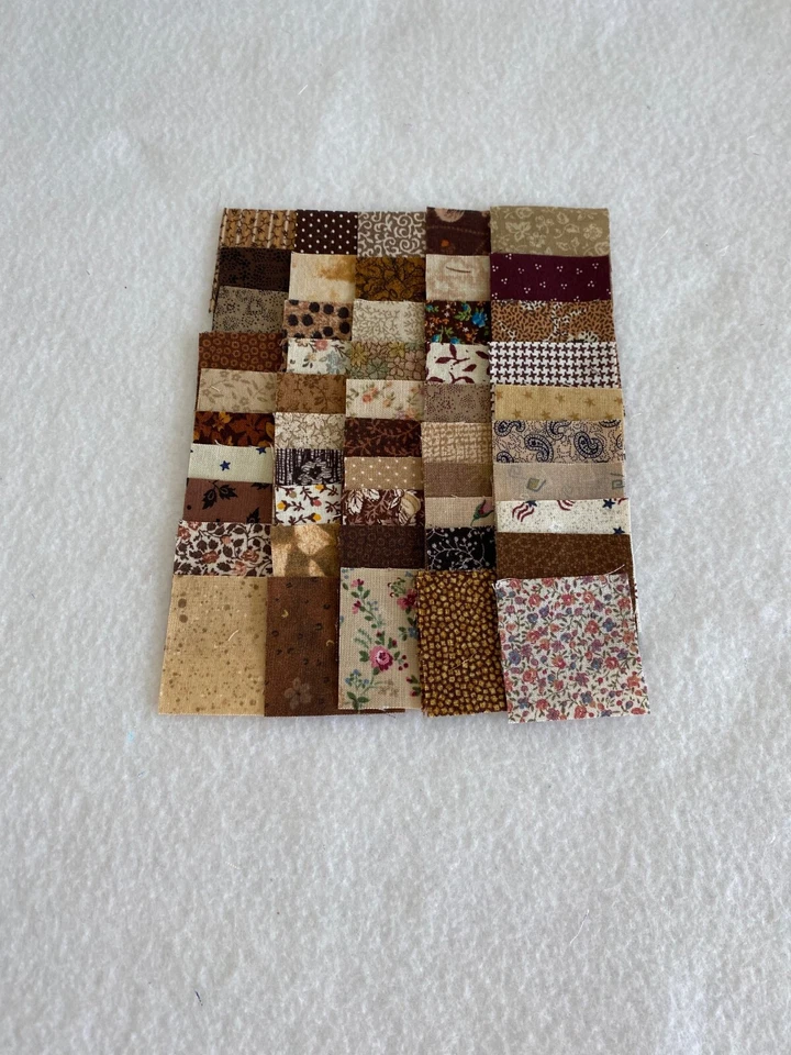 100 DIFERENTES 1 1/2 PULGADAS MARRÓN TELA CALICÓ EDREDÓN CUADRADOS - MUCHOS VINTAGE Foto 1 de 1