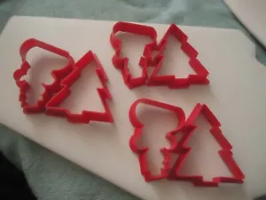 Avon Cookie Cutters Christmas Tree & Snowman Red 3 Each - Picture 1 of 3