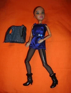 VTG Brunette LIV doll + Clothing Fashion w/ Witch Boots MC2 Barbie Friend - Picture 1 of 3