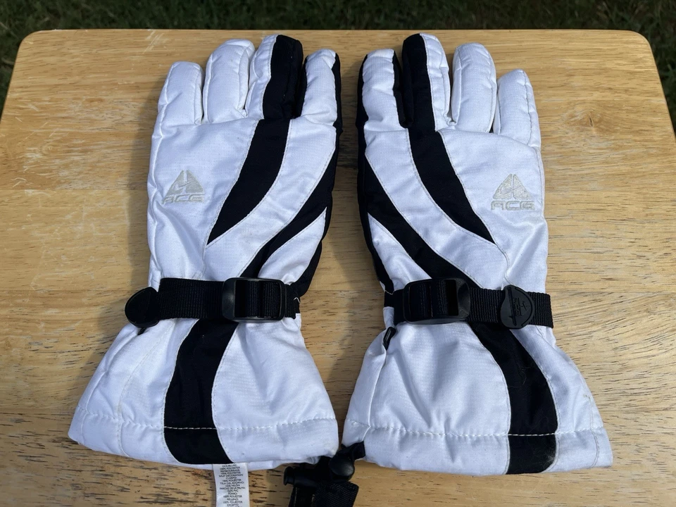 Vintage Nike ACG Cold Weather Thinsulate Insulation Gloves Hiking Snowboarding - image 1 of 4