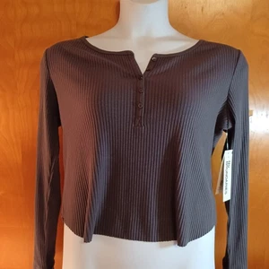 Camisa acanalada Henley manga larga cucharada carbón No Boundaries talla L (12-14) - Imagen 1 de 4