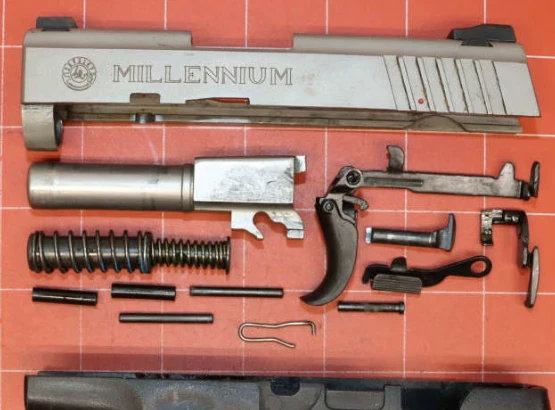 Taurus Millennium PT140 Pro, 40 S&W REPARACIÓN/REEMPLAZO DE BARRIL DESLIZANTE 23907 Foto 1 de 1