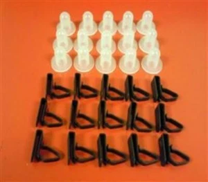 TRIUMPH STAG DOOR TRIM FIXING CLIP SET FOR 1 DOOR MALES AND FEMALE CLIPS (JPS879 - Photo 1 sur 1
