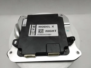TESLA MODEL X O/S Front Door Control Module ECU 2015-2020 105018300F - Picture 1 of 4