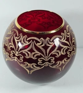 Böhmische rubinrote Glaskugel Vase mit geätzten Goldverzierungen - Bild 1 von 3