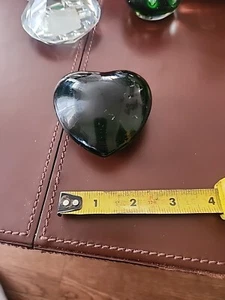 green glass paperweight Heart - Picture 1 of 6
