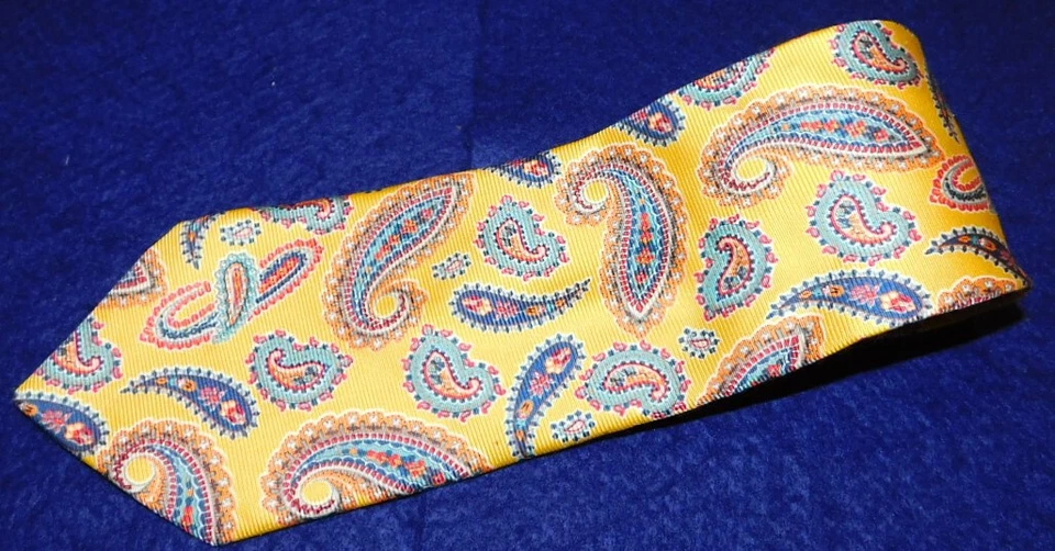 CORBATA PAISLEY MEETING STREET HECHA A MANO EN ITALIA AMARILLO/ROJO/AZUL - CORBATAS DE DISEÑADOR. Foto 1 de 3