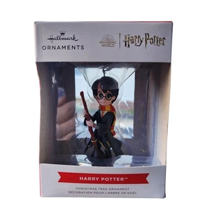 Hallmark Wizarding World of Harry Potter Quiddich Ornamento Natale Nuovo con scatola - Foto 1 di 3