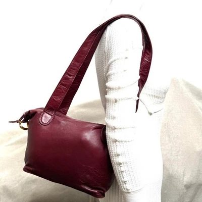 Correa larga de cuero Loewe mantecoso suave con anagrama y lado dorado magníficos detalles Foto 1 de 4