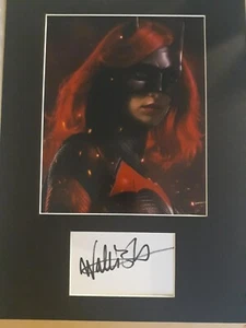 WALLIS DAY AUTOGRAPH SIGNED MOUNTED CARD 10" X 8" (BATWOMAN) COA 55 - Picture 1 of 1