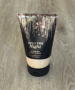 Exfoliante corporal brillante Bath & Body Works Into The Night 8 oz - Imagen 1 de 3
