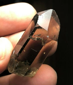 76Carats Very Unique Quality Quartz Crystals Size 39x17x14mm @Pak - Picture 1 of 6