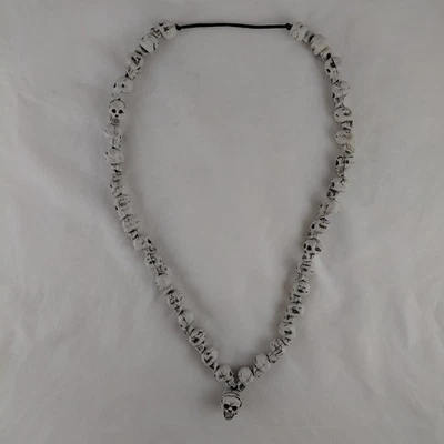 💀Plástico Calavera Halloween Disfraz Collar Accesorio Bruja Doctor Sacerdote Vudú Foto 1 de 4