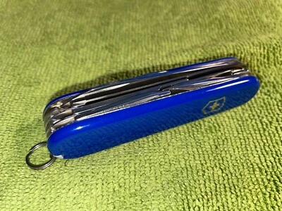 全新 Victorinox Swiss Army 91 毫米刀 FIELDMASTER 蓝色 1.4713.2 — 第 1/4 张图片