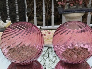 Par de jarrones globo rosa rosa espiral soplado a mano extra grandes - 9 pulgadas de alto - Imagen 1 de 9