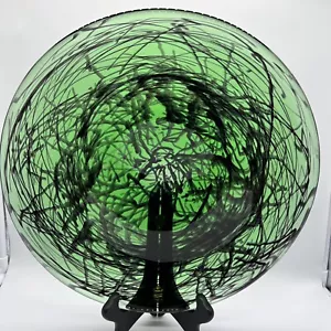 Ciotola piatto Bohemian Beranek vetro verde ceco nero vortici firmata Konarik 13,5" - Foto 1 di 11