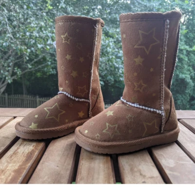 NUEVO CON ETIQUETAS Airwalk Niños Pequeños Marrón Estrellas Forradas de Piel Botas Niños 5 Foto 1 de 4