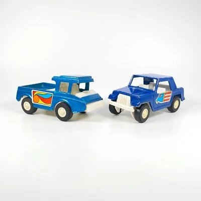 Lote de 2 - De colección 1970 TootsieToy Toughs 4" Blue Eagle Jeepster, camioneta de rescate Foto 1 de 4