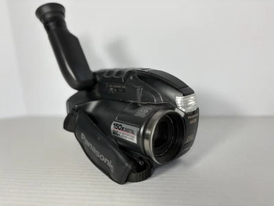 *FOR PARTS* Genuine Panasonic (PV-L559) Camcorder - 23x Hi-Definition Zoom Lens - Image 1 of 4